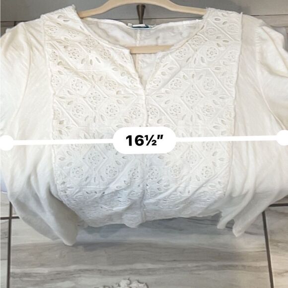 Sundance v-neck flutter sleeve white t shirt w eyelet - Picture 9 of 9